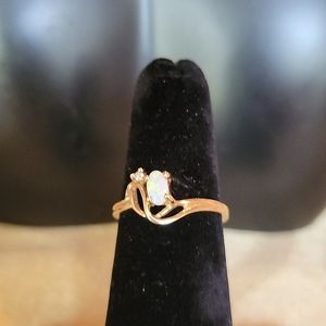 Preowned yellow gold ring size 6